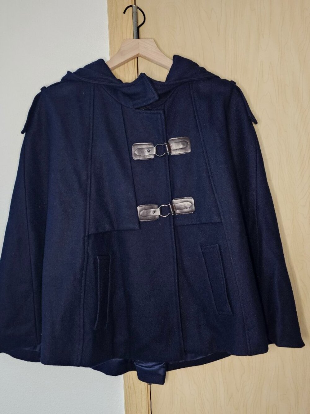 Chartou cape coat